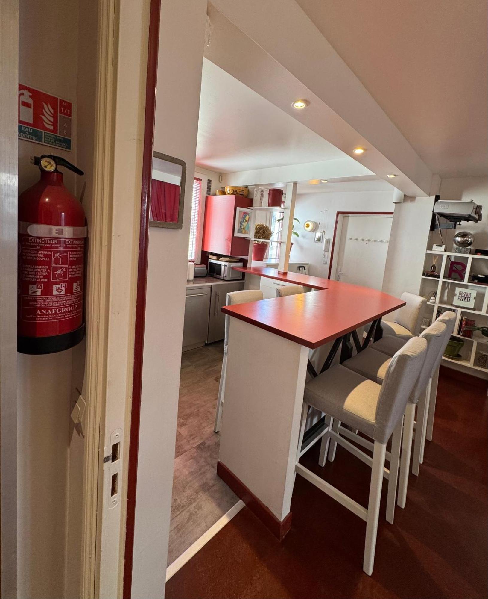 Red Flat Paris Apartment Bagian luar foto
